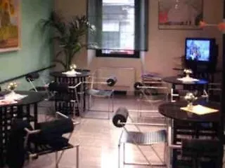 露莎娜酒店 酒店