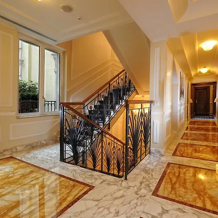 Manzoni Hotel 4*
