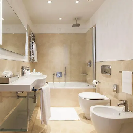 Century Hotel 4*