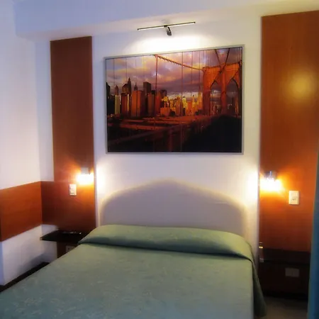 佩鲁吉诺酒店 3* 米兰