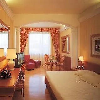 Otel Atahotel Executive 4*