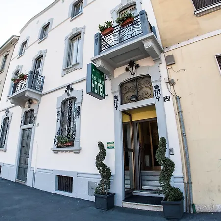 Hotel The 2*
