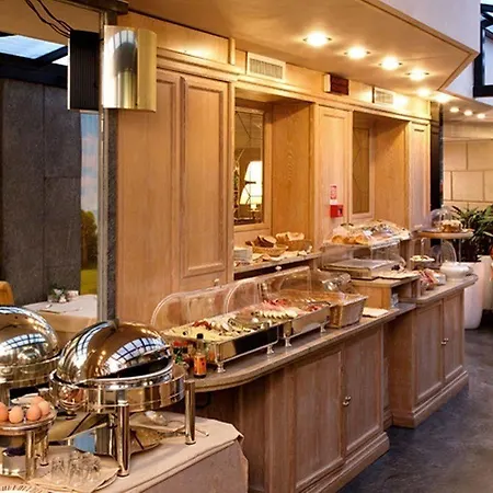 Capitol Hotel 4*