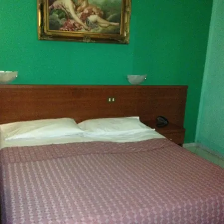 Bonola Hotel 2*