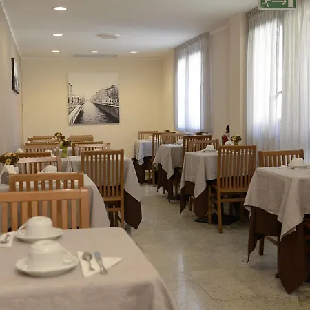 فندق Florence 3*