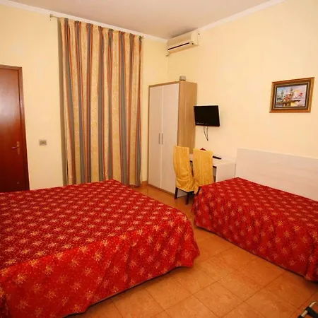 Adler 3* Milan