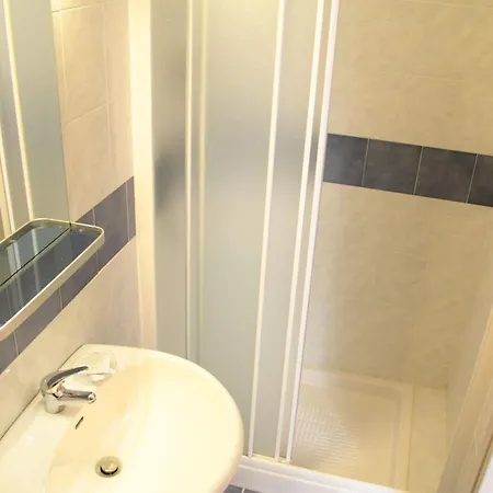 Siro Hotel 2*