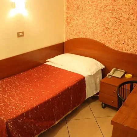 Siro Hotel 2*