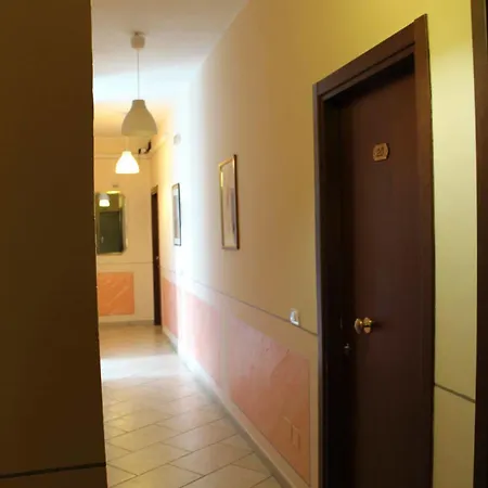 Alessander Hotell