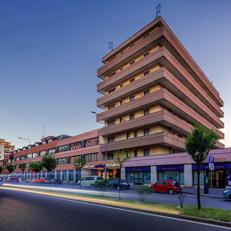 Unaway & Linea Uno Hotel 4*