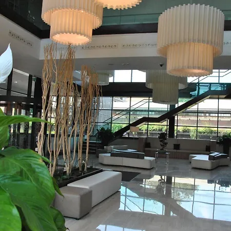 Hilton Garden North 4*
