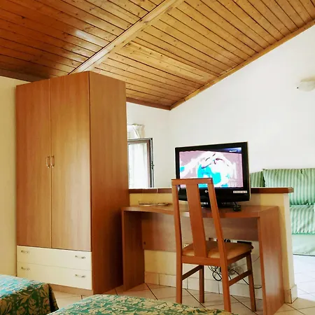 Eden Hotel 2*