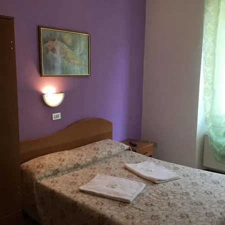 Adelchi Отель *