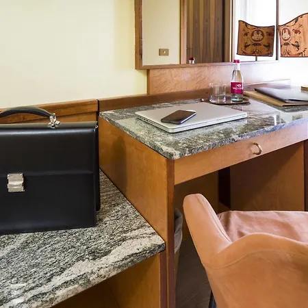 Otel Carrobbio