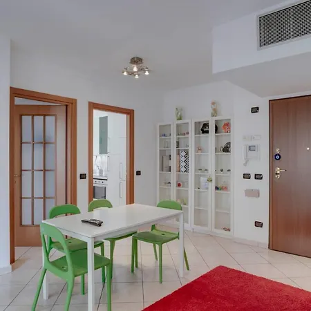 Apartment Elegante Quartiere Bicocca Milan