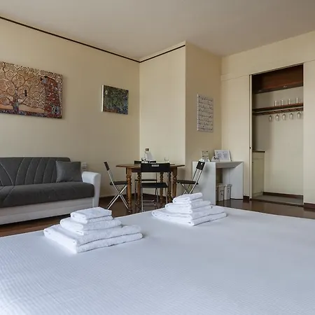 Italianway-santo Stefano 5 Apartment *