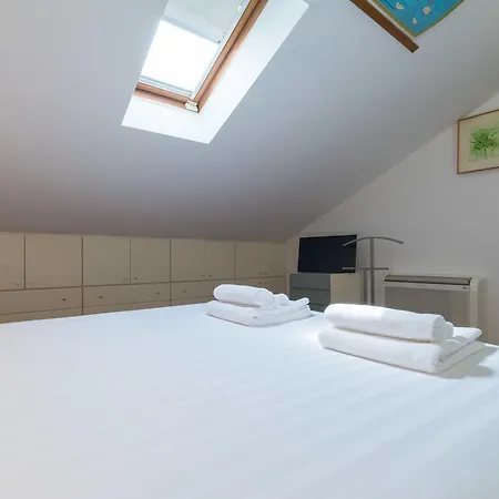 Apartamento Canonica 72 Milão