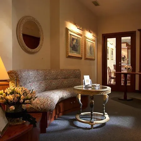 酒店 安提乐卡达里多酒店 3*