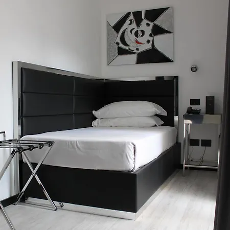 מלון Lhp Napoleon 4*