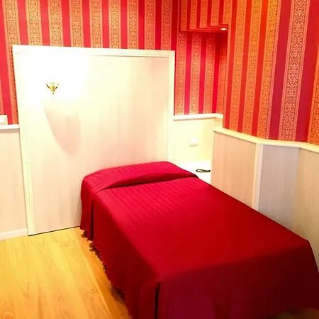 Garda Hotel 3*