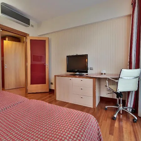 Unaway & Quark Due 4* Milánó