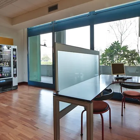 Unaway & Quark Due Apartmanhotel Milánó