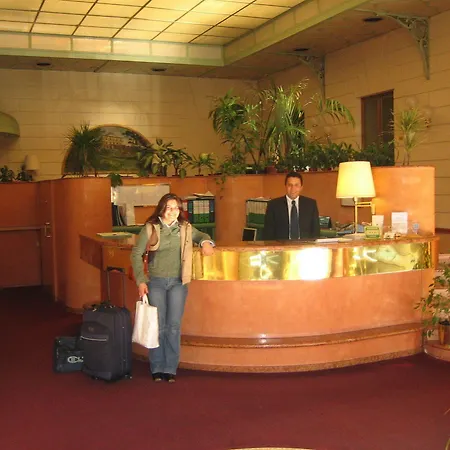 Albert Hotel