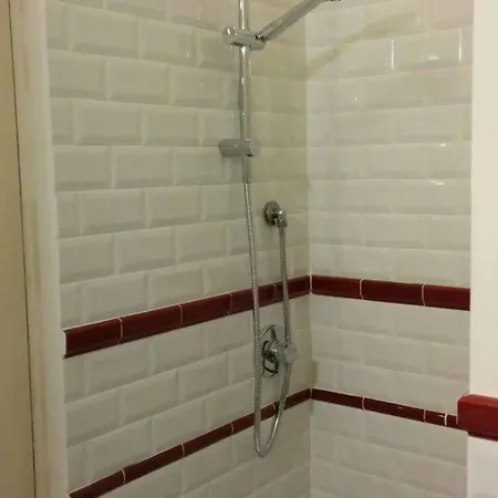 Adam's House Hostel *