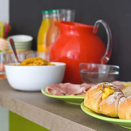 Hello فندق مبيت وإفطار