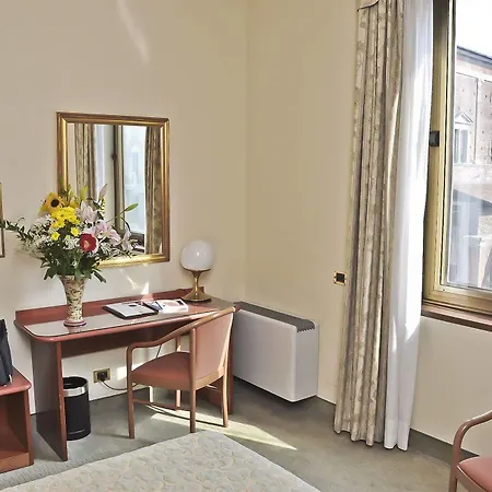 Lloyd 4* Μιλάνο