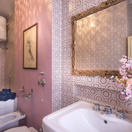 Apartment Bocconi Rentclass Lucia