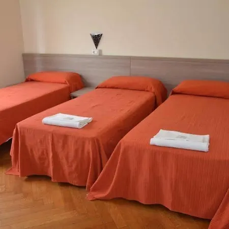 Πανσιόν Bovisa House Private *