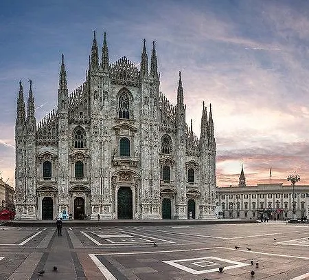 Amazing Modern Close Bocconi University Milaan