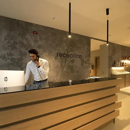 Hotel H21