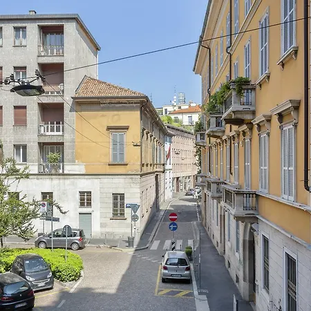 S. Maria Valle Roomy Flat *