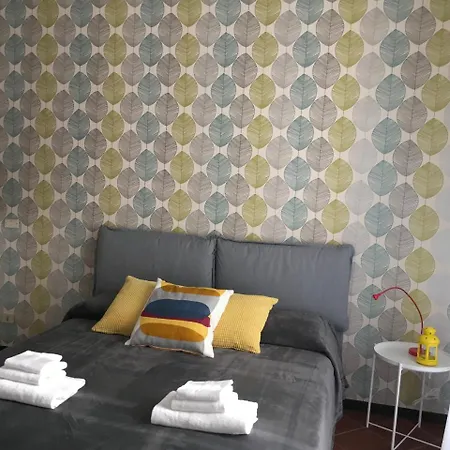Valerie House * Milán