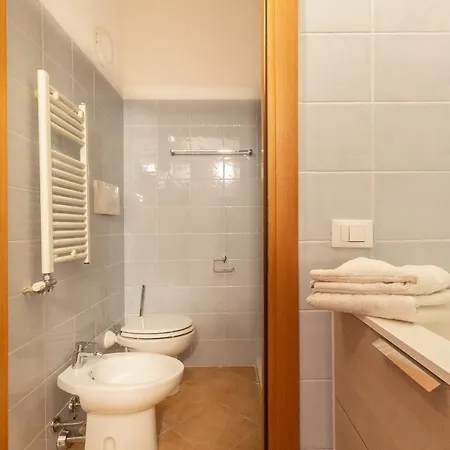 Alessia's Flat - Affori شقة ميلان