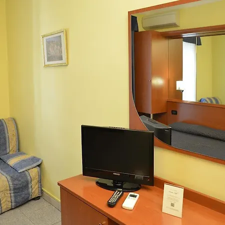 奥罗拉酒店 * 米兰