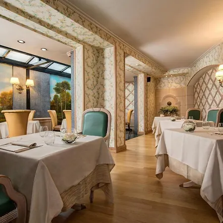 Capitol Hotel 4*