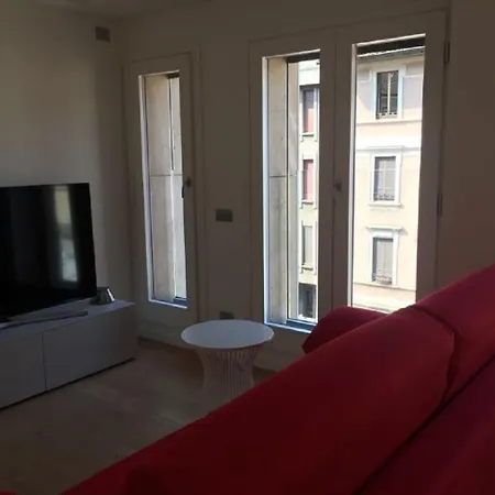 Apartment Number House - Number 25