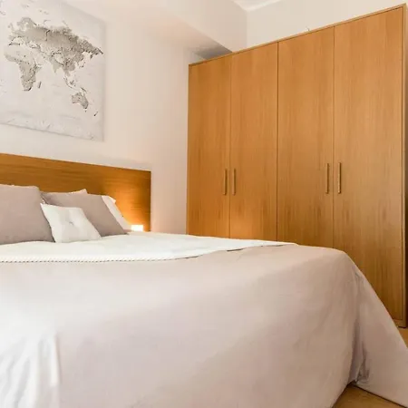 Apartment Altido Apt For 4 In The Centre Of