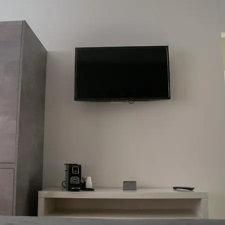 Warrest - Short Rent Semesterbostad Milano