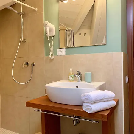 Porta Ronca - B&b, & Apts ロー