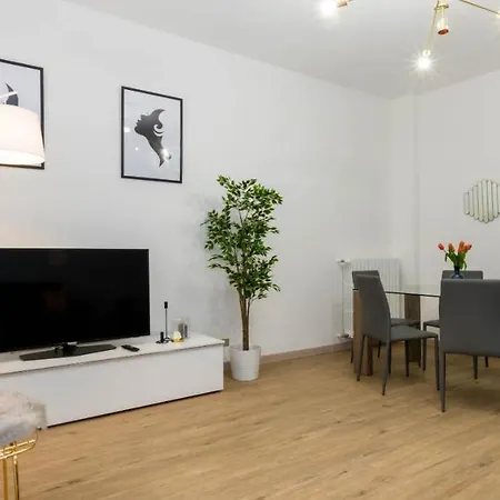 Appartamento Altido Austere Elegance