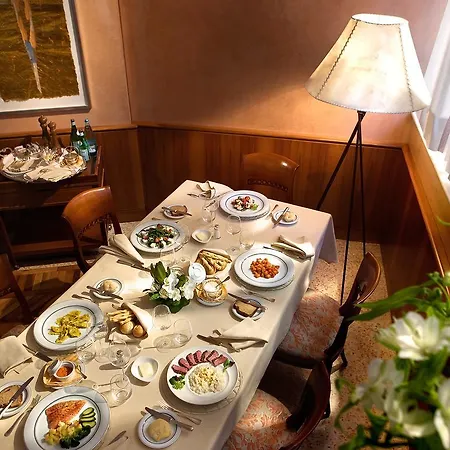 Hotel Cavour Milan