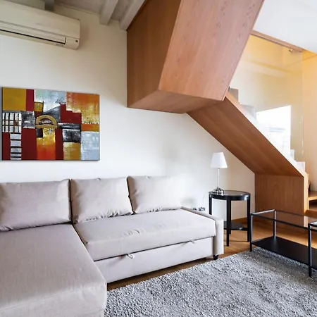 San Babila Penthouse Apartament *