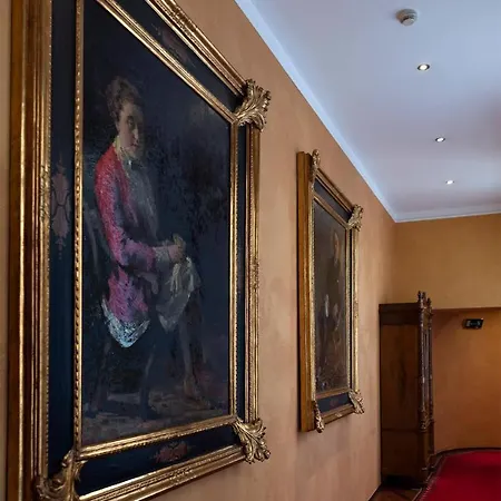 Regina Hotel 4*