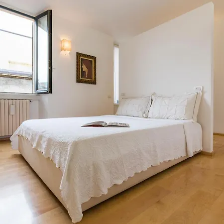 Apartament Conca - De Amicis Halldis Mediolan
