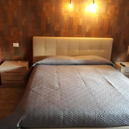 Guest house Sira House
