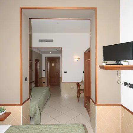 阿斯特丽德酒店 2*